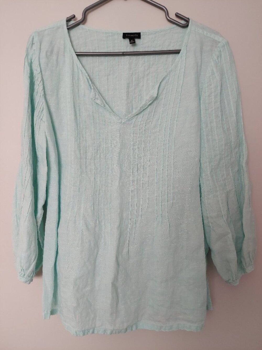 Talbots Women's M 100% Linen Top delicate pleating V-neckline light green
